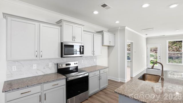 113 Sugg Trail, Weaverville, NC 28787