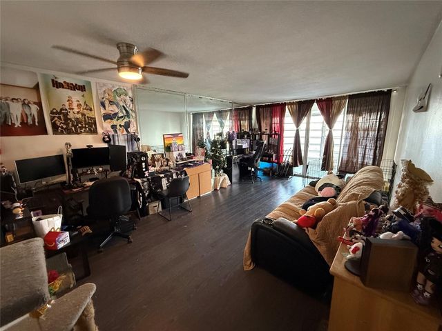 1300 NE 191st Street 305, Miami, FL 33179