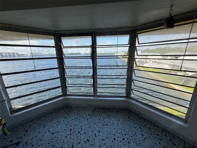 1300 NE 191st Street 305, Miami, FL 33179