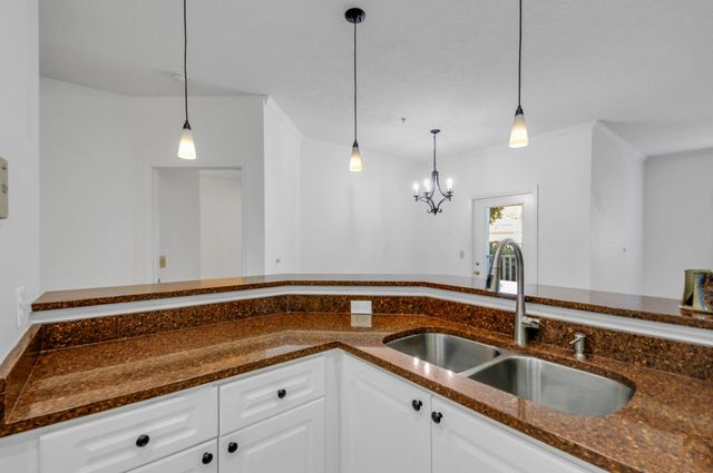 2025 Woodmont Blvd Apt 106, Nashville, TN 37215