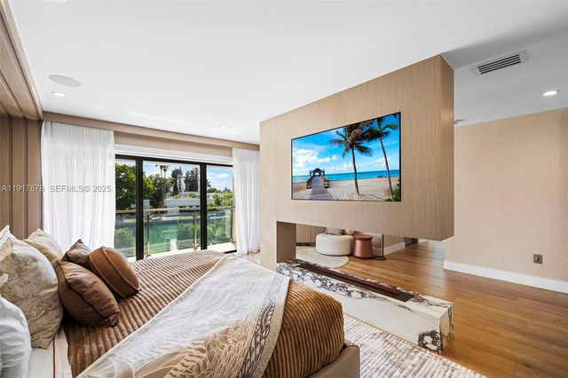 710 + 700 S Shore Dr, Miami Beach, FL 33141