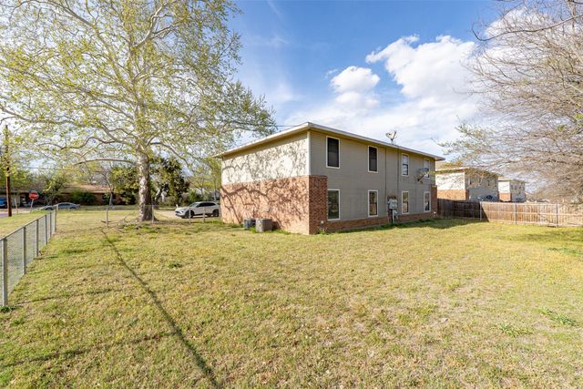 892 W Vanderbilt, Stephenville, TX 76401