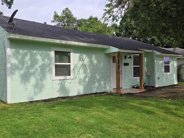 810 Shawnee Trace, Grand Prairie, TX 75051