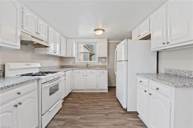 6 Worden PL, Portsmouth, VA 23702