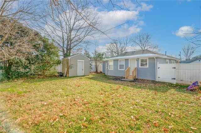 6 Worden PL, Portsmouth, VA 23702