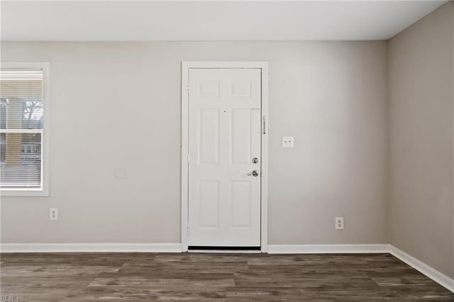6 Worden PL, Portsmouth, VA 23702