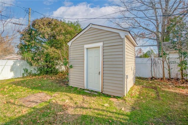 6 Worden PL, Portsmouth, VA 23702