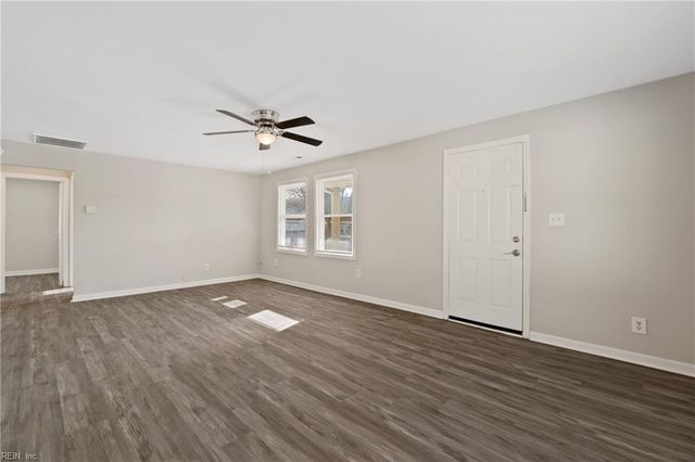 6 Worden PL, Portsmouth, VA 23702