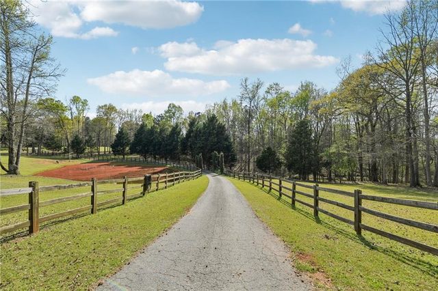 228 Indian Creek Road, Locust Grove, GA 30248