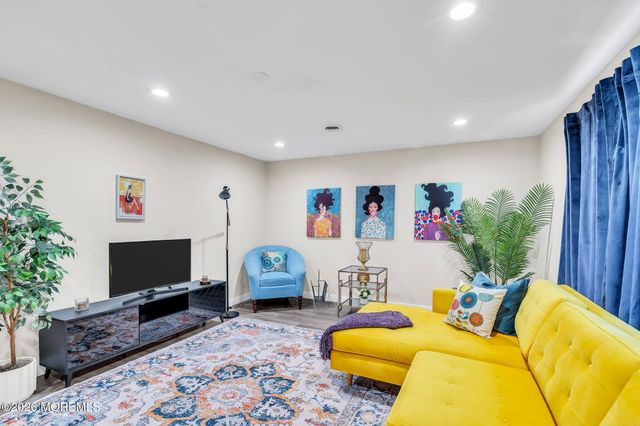 214 Westbrook Drive, Toms River, NJ 08757