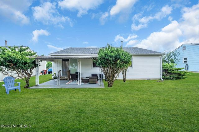 214 Westbrook Drive, Toms River, NJ 08757