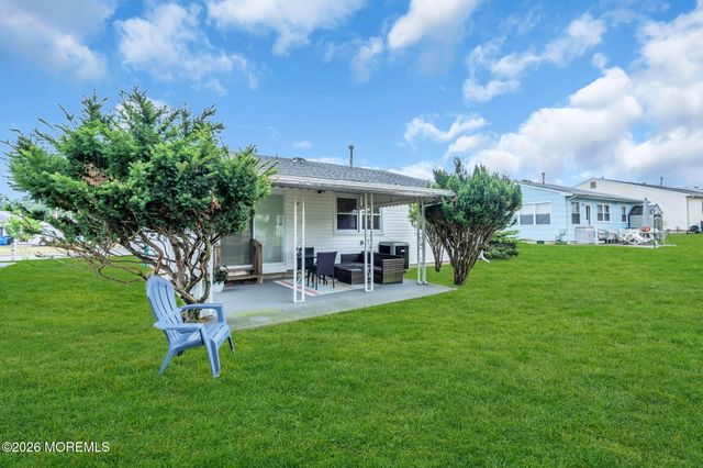 214 Westbrook Drive, Toms River, NJ 08757