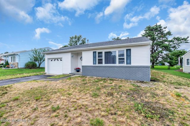 214 Westbrook Drive, Toms River, NJ 08757