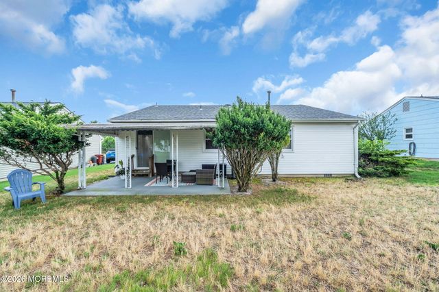 214 Westbrook Drive, Toms River, NJ 08757