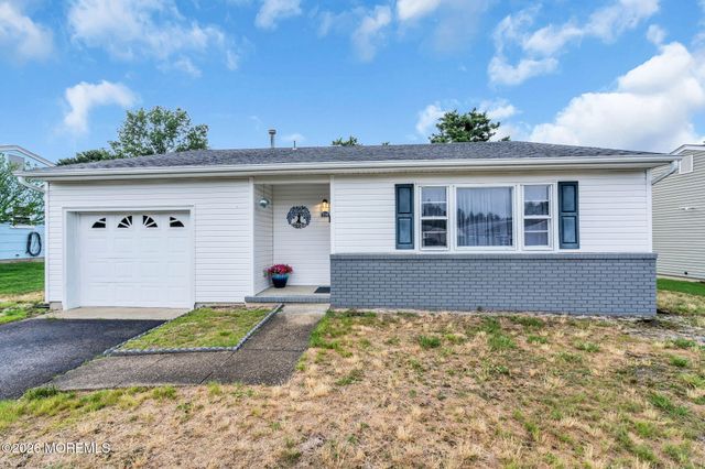 214 Westbrook Drive, Toms River, NJ 08757