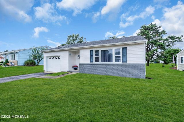 214 Westbrook Drive, Toms River, NJ 08757