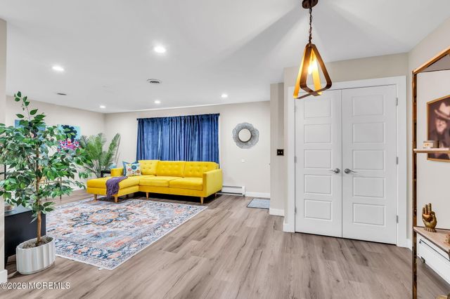 214 Westbrook Drive, Toms River, NJ 08757