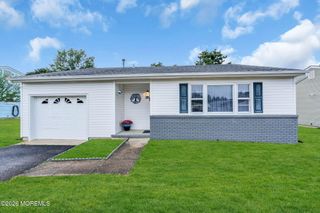 214 Westbrook Drive, Toms River, NJ 08757