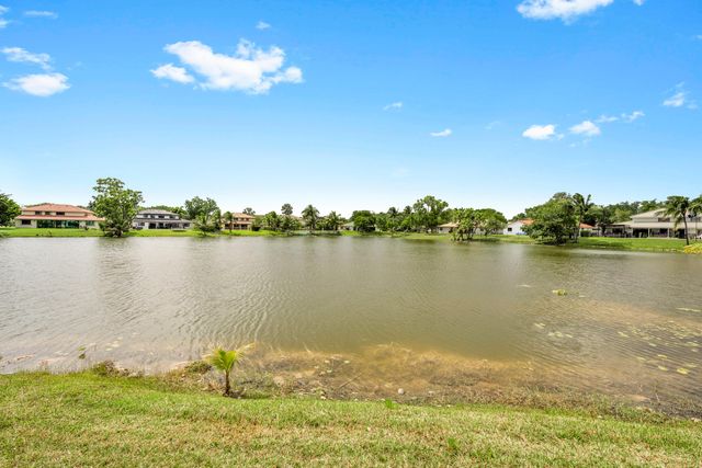 5791 Hawkes Bluff Avenue, Davie, FL 33331