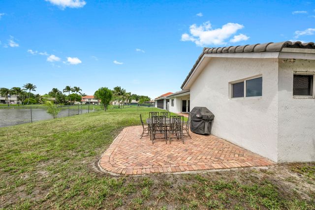 5791 Hawkes Bluff Avenue, Davie, FL 33331