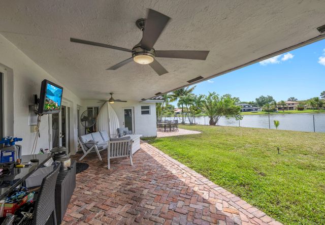 5791 Hawkes Bluff Avenue, Davie, FL 33331