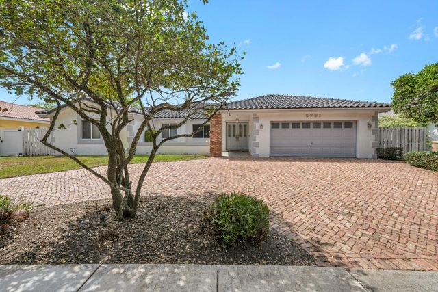 5791 Hawkes Bluff Avenue, Davie, FL 33331