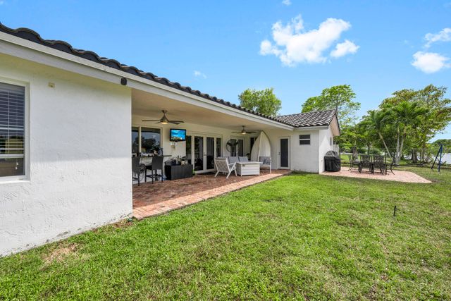 5791 Hawkes Bluff Avenue, Davie, FL 33331