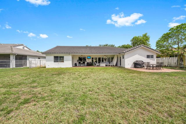 5791 Hawkes Bluff Avenue, Davie, FL 33331