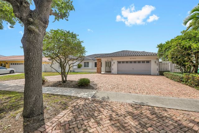 5791 Hawkes Bluff Avenue, Davie, FL 33331
