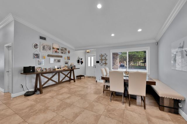 5791 Hawkes Bluff Avenue, Davie, FL 33331