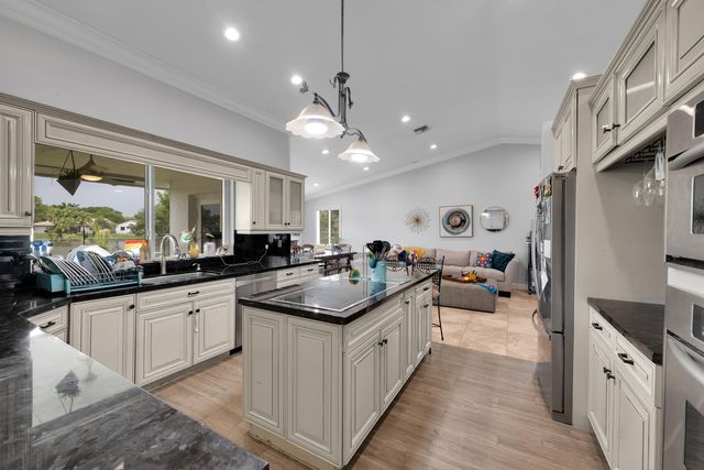 5791 Hawkes Bluff Avenue, Davie, FL 33331