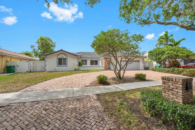 5791 Hawkes Bluff Avenue, Davie, FL 33331