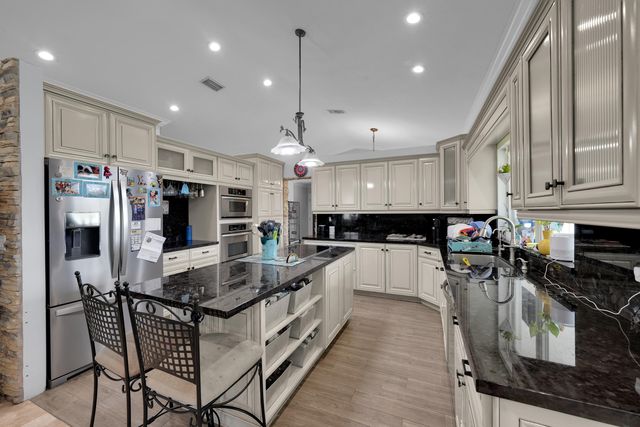 5791 Hawkes Bluff Avenue, Davie, FL 33331
