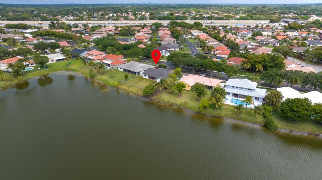 5791 Hawkes Bluff Avenue, Davie, FL 33331