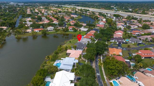 5791 Hawkes Bluff Avenue, Davie, FL 33331