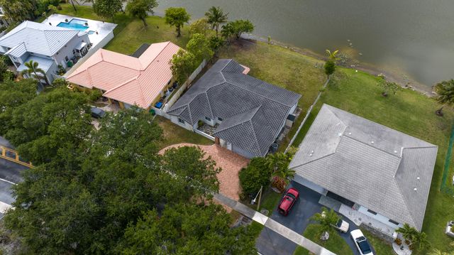 5791 Hawkes Bluff Avenue, Davie, FL 33331