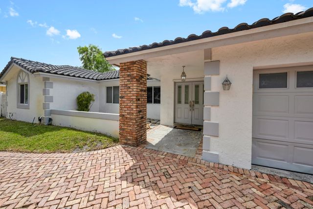 5791 Hawkes Bluff Avenue, Davie, FL 33331