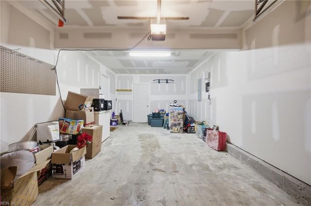 1112 Sir Gawaine DR, Chesapeake, VA 23323