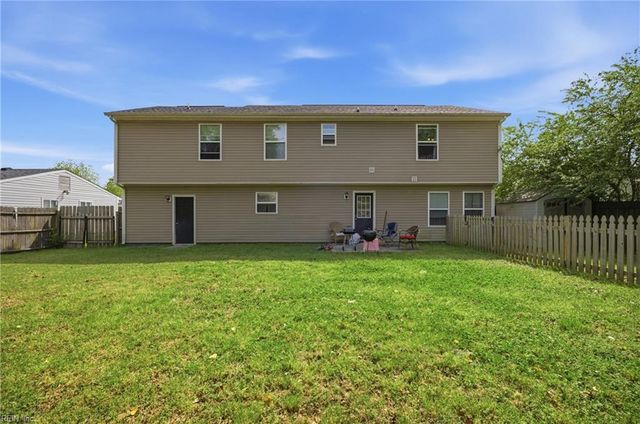 1112 Sir Gawaine DR, Chesapeake, VA 23323