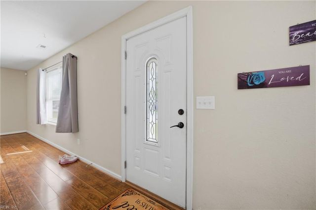 1112 Sir Gawaine DR, Chesapeake, VA 23323