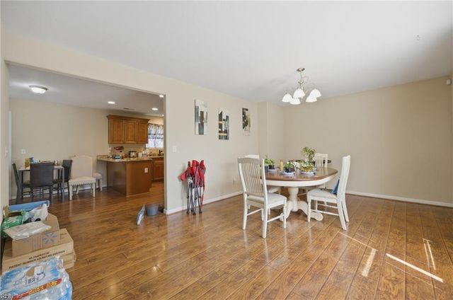 1112 Sir Gawaine DR, Chesapeake, VA 23323