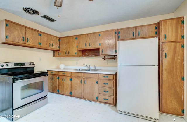 2100 W Norwood Drive, Panama City, FL 32405