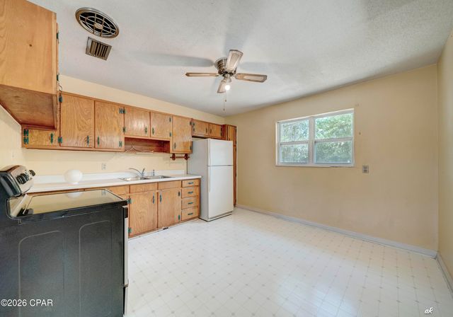 2100 W Norwood Drive, Panama City, FL 32405