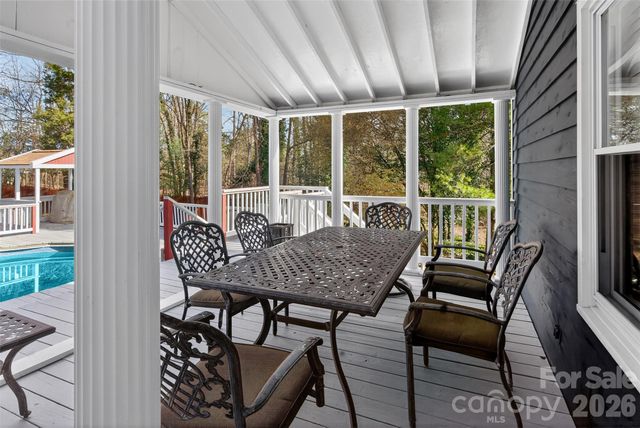 6553 Dougherty Drive, Charlotte, NC 28213