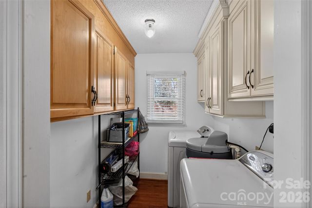 6553 Dougherty Drive, Charlotte, NC 28213