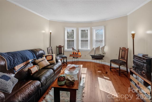 6553 Dougherty Drive, Charlotte, NC 28213