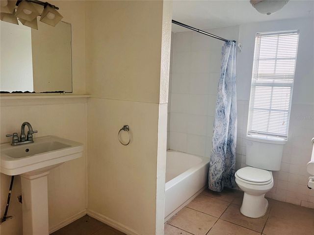 1000 S SEMORAN BOULEVARD 715, Winter Park, FL 32792