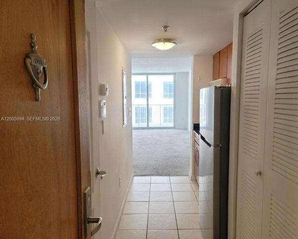 1200 Brickell Bay Drive 1910, Miami, FL 33131