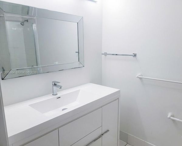 1200 Brickell Bay Drive 1910, Miami, FL 33131