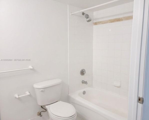 1200 Brickell Bay Drive 1910, Miami, FL 33131